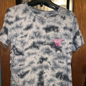 “Don’t be shady” tshirt. Size medium